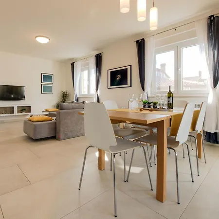 Hébergement de vacances Cera Fuer 8 Personen In By Interhome