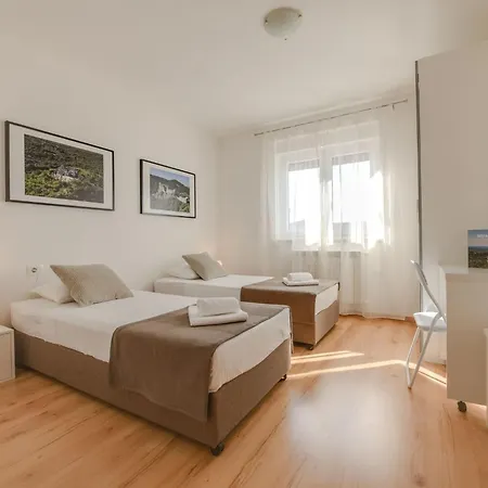 Дом отдыха Cera Fuer 8 Personen In By Interhome *