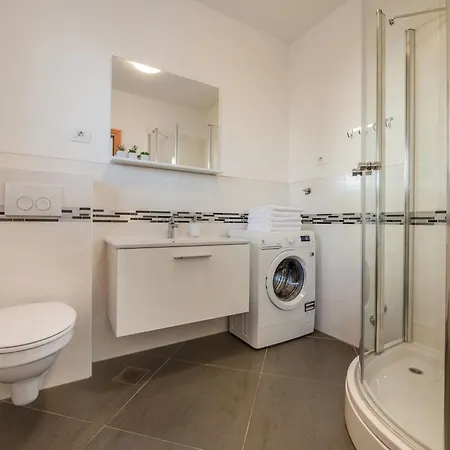 Дом отдыха Cera Fuer 8 Personen In By Interhome *
